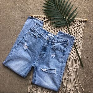 Pacsun Distressed Mom Jean Size 26